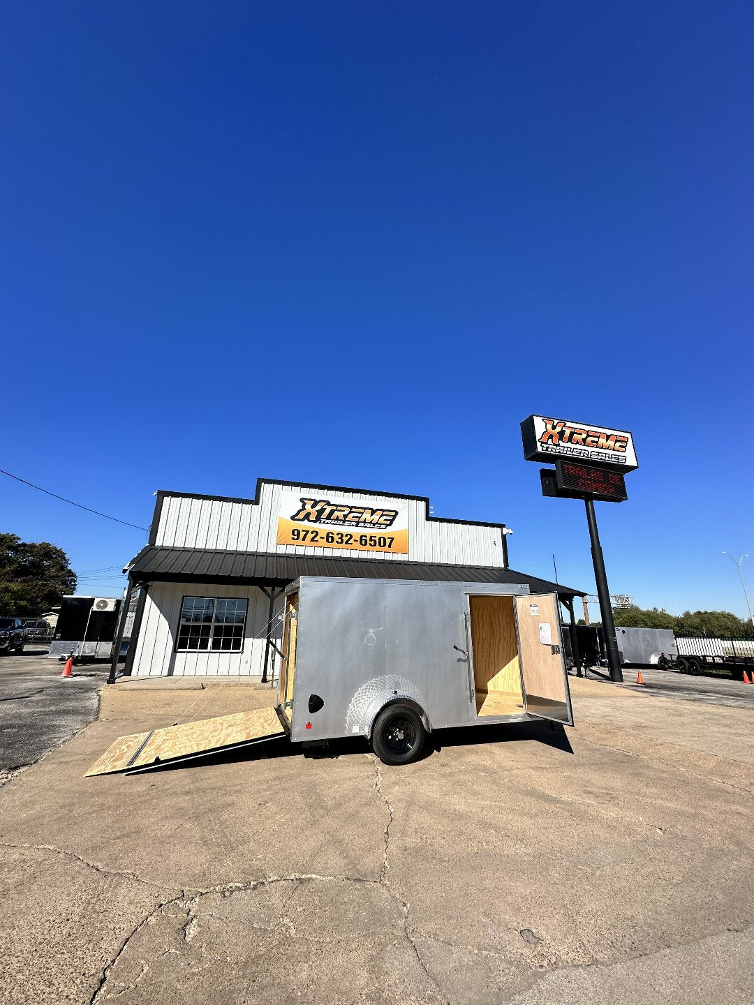 6X12 SINGLE AXLE CONTINENTAL CARGO / ENCLOSED TRAILER