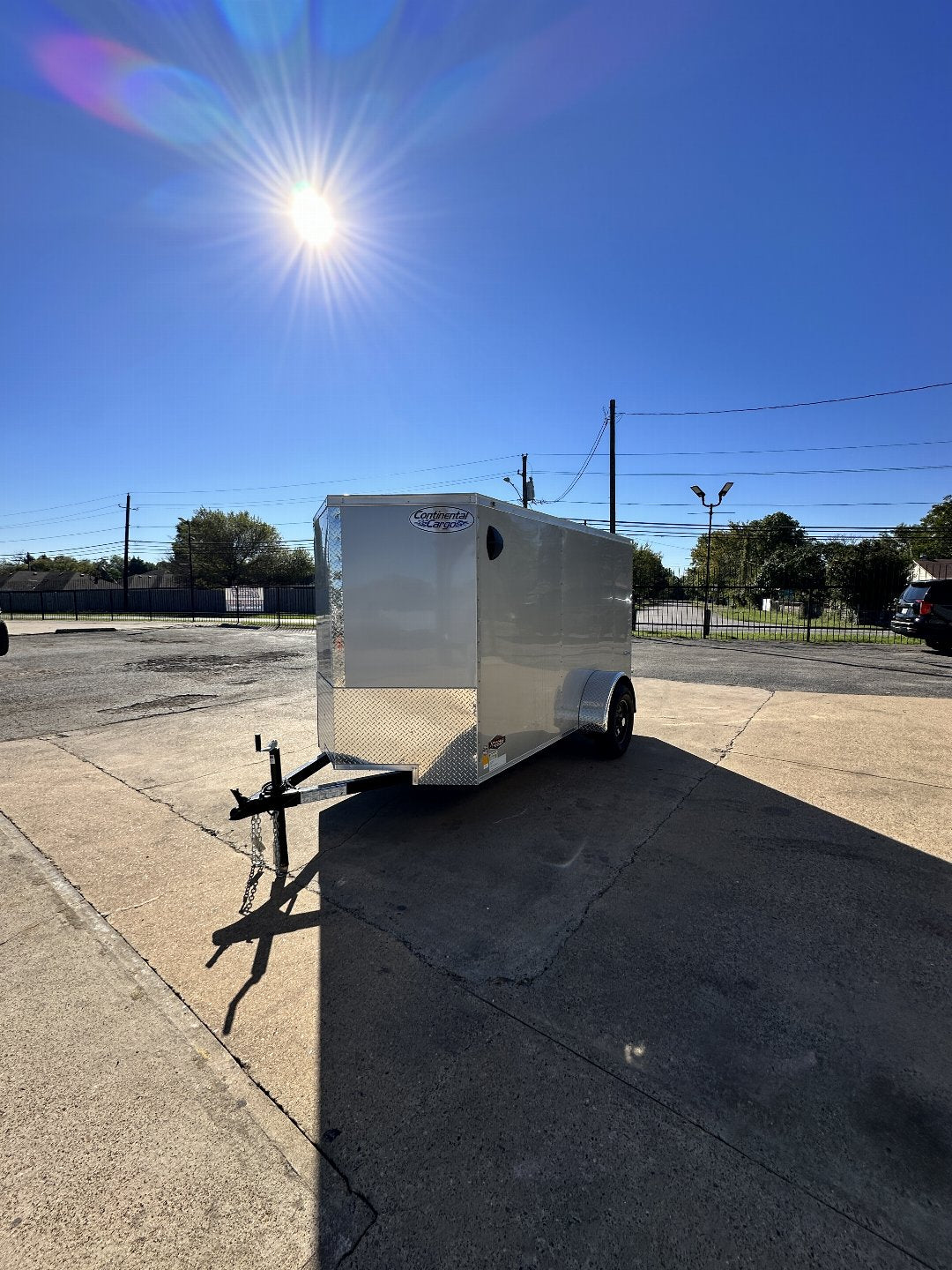 5X10 SINGLE AXLE CONTINENTAL CARGO / ENCLOSED TRAILER W/ REAR RAMP DOOR