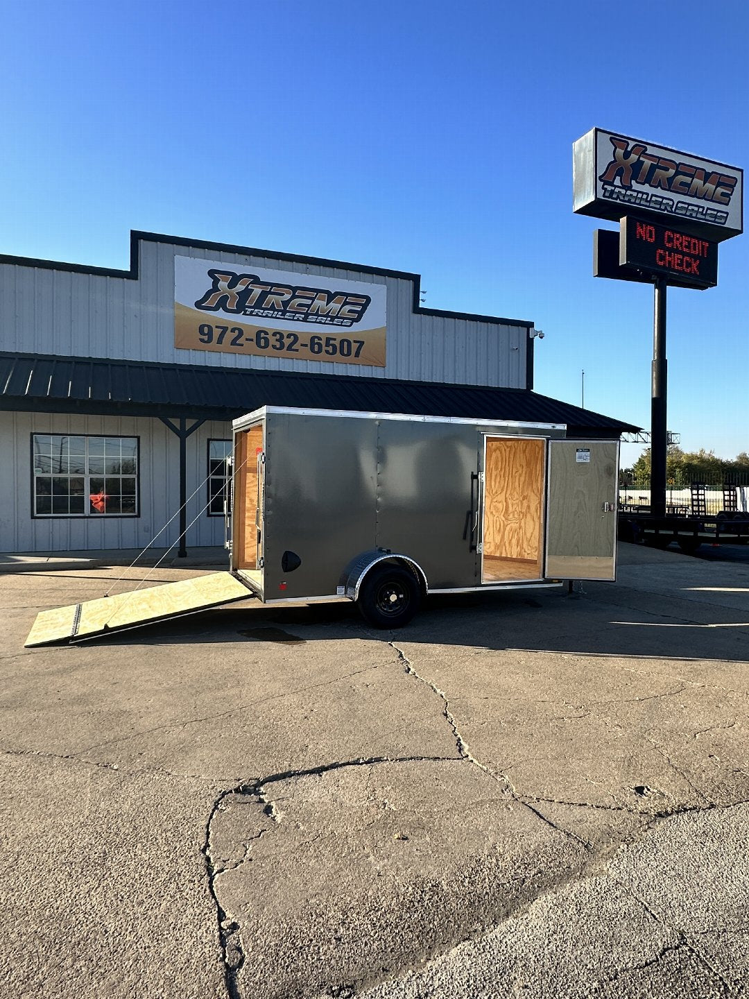 6X12 SINGLE AXLE CONTINENTAL CARGO / ENCLOSED TRAILER