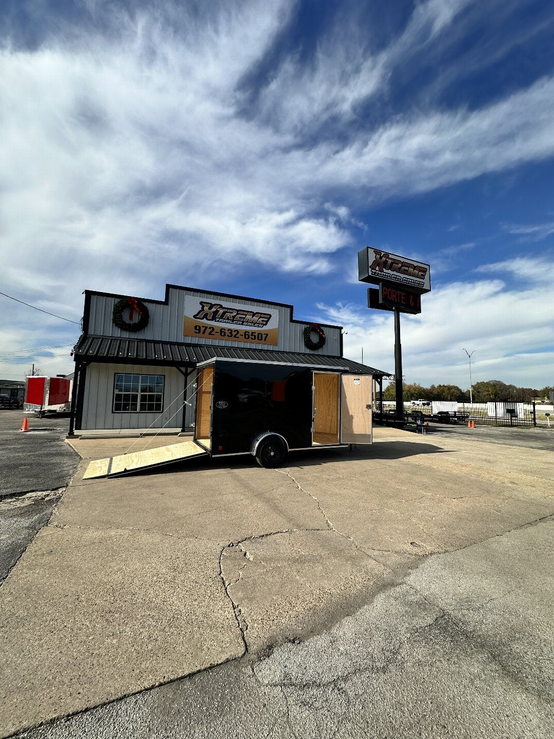 6X12 SINGLE AXLE CONTINENTAL CARGO / ENCLOSED TRAILER