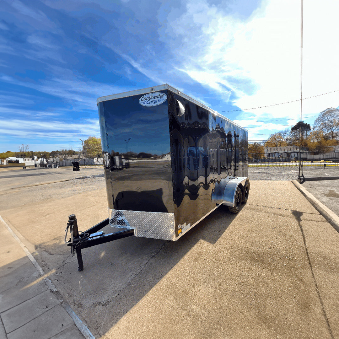 7X14 TANDEM AXLE CONTINENTAL CARGO ENCLOSED TRAILER