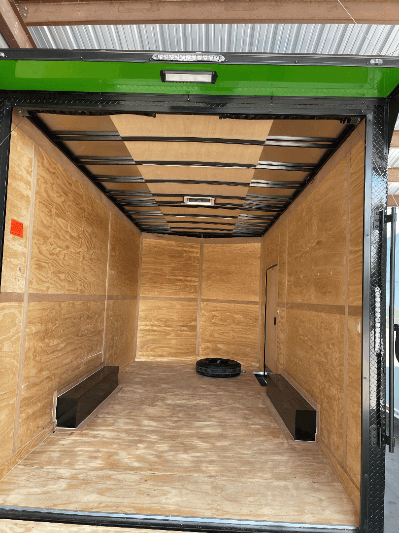 8.5X16 TANDEM AXLE CARGO / ENCLOSED TRAILER