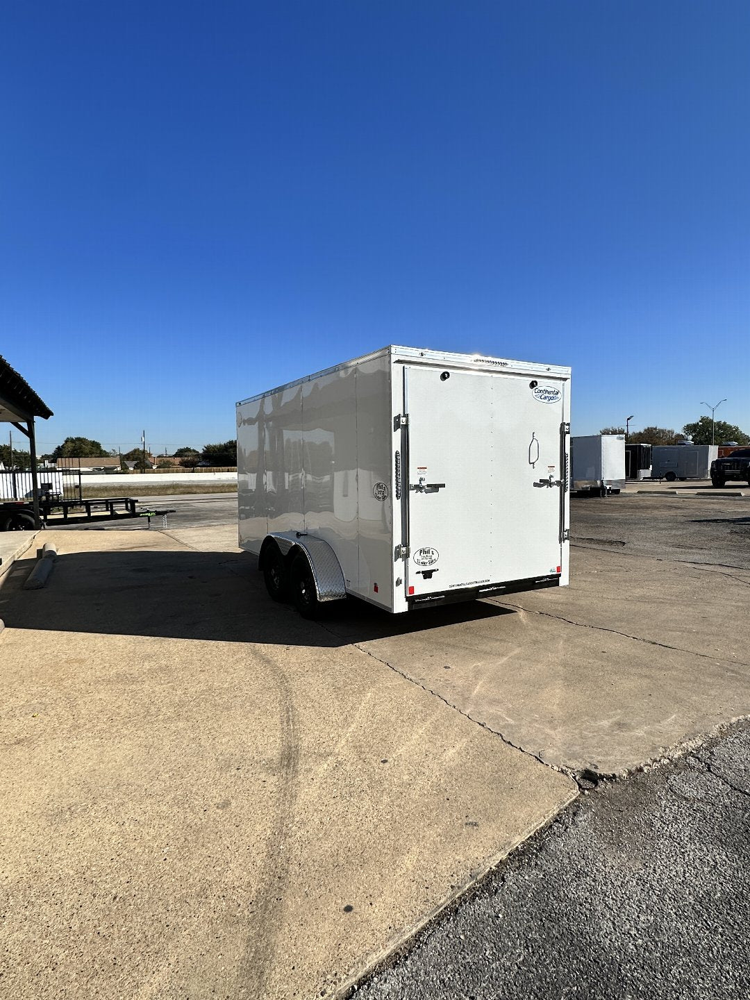 7X14 TANDEM AXLE CONTINENTAL CARGO ENCLOSED TRAILER