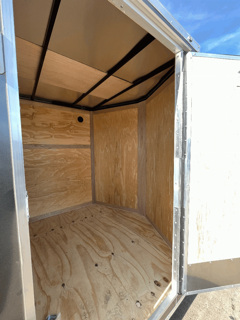 7X14 TANDEM AXLE CONTINENTAL CARGO ENCLOSED TRAILER