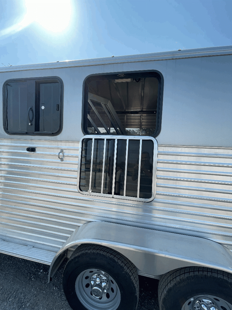 2023 FRONTIER TRAILERS 3 SLANT HORSE HORSE TRAILER