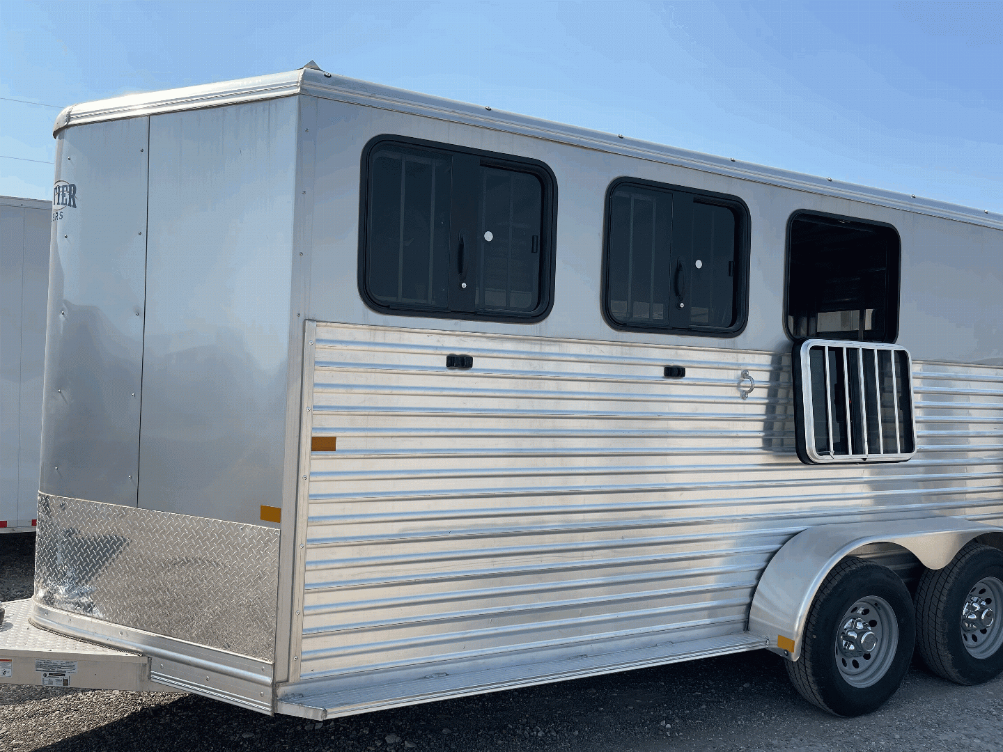 2023 FRONTIER TRAILERS 3 SLANT HORSE HORSE TRAILER