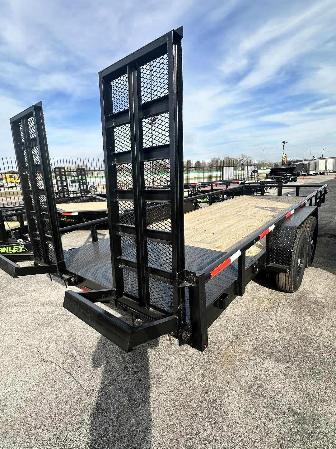 83X20 STANLEY EQUIPMENT TRAILER STAND UP RAMPS