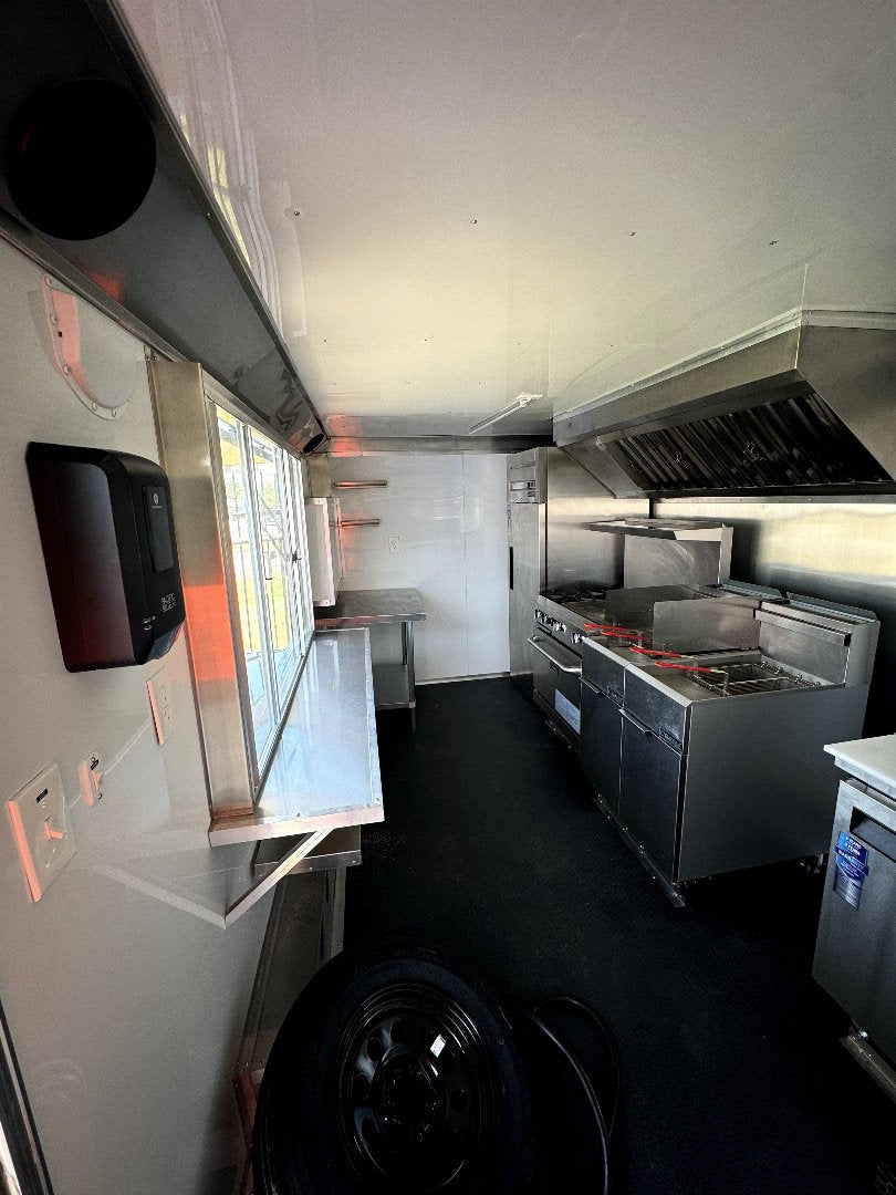 8.5X16 Concession with Appliances