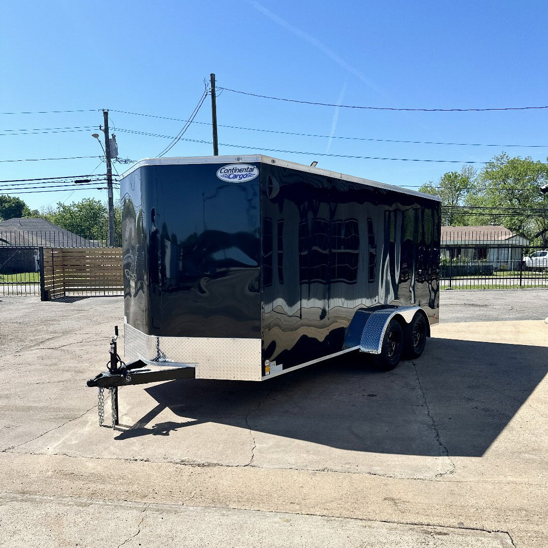 7X16 TANDEM AXLE 6'6 INT. CONTINENTAL CARGO / ENCLOSED TRAILER