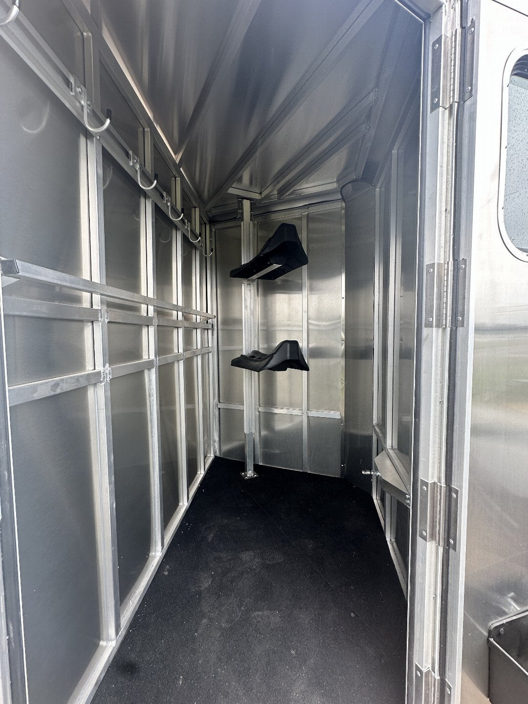 2023 FRONTIER TRAILERS FRONTIER 2 HORSE SLANT HORSE TRAILER