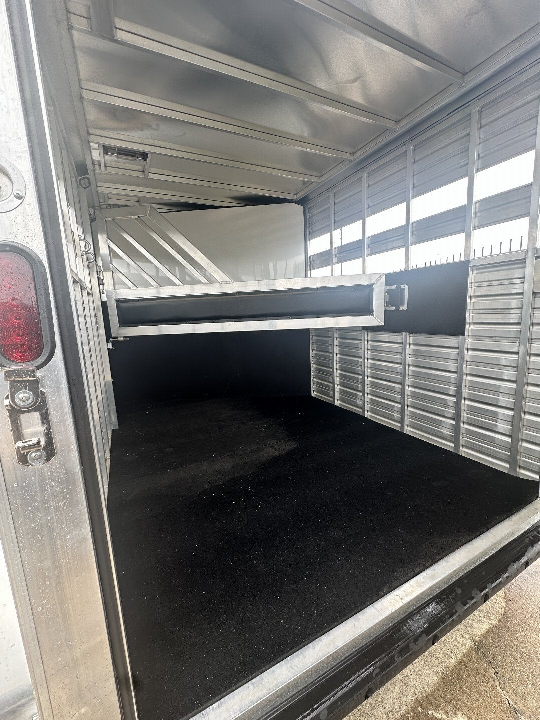 2023 FRONTIER TRAILERS FRONTIER 2 HORSE SLANT HORSE TRAILER