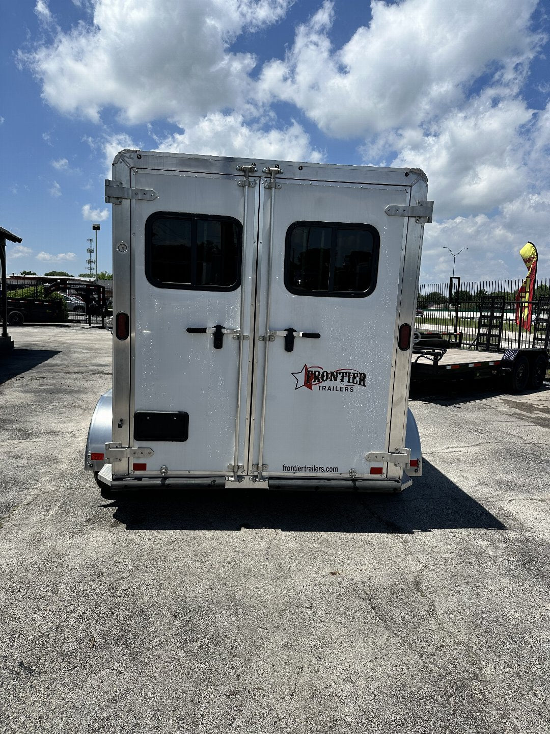 STRIDER 2 HORSE SLANT FRONTIER HORSE TRAILER