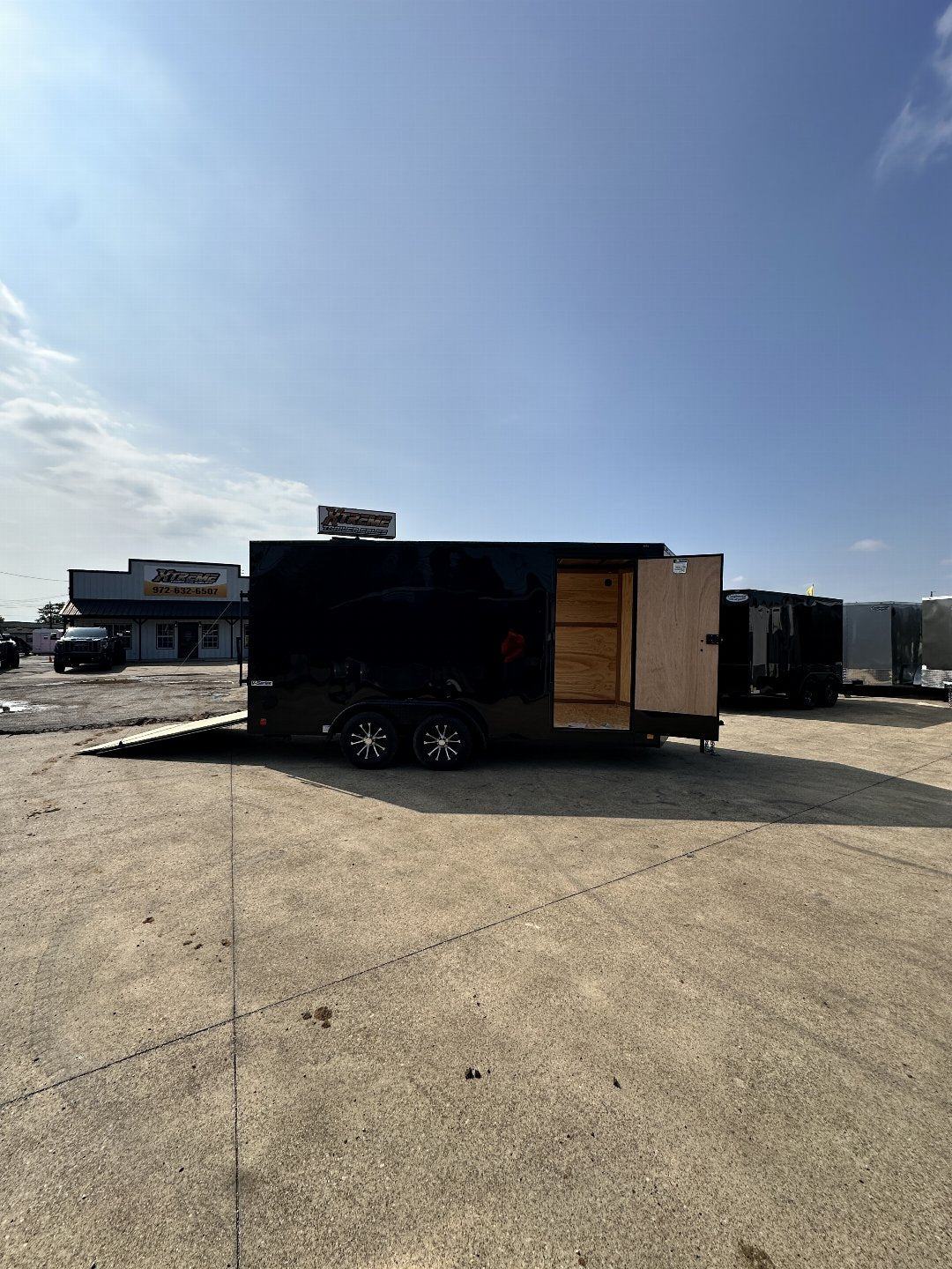 7X16 TANDEM AXLE 7 FT. INTERIOR HEIGHT BLACKOUT CONTINENTAL CARGO / ENCLOSED TRAILER