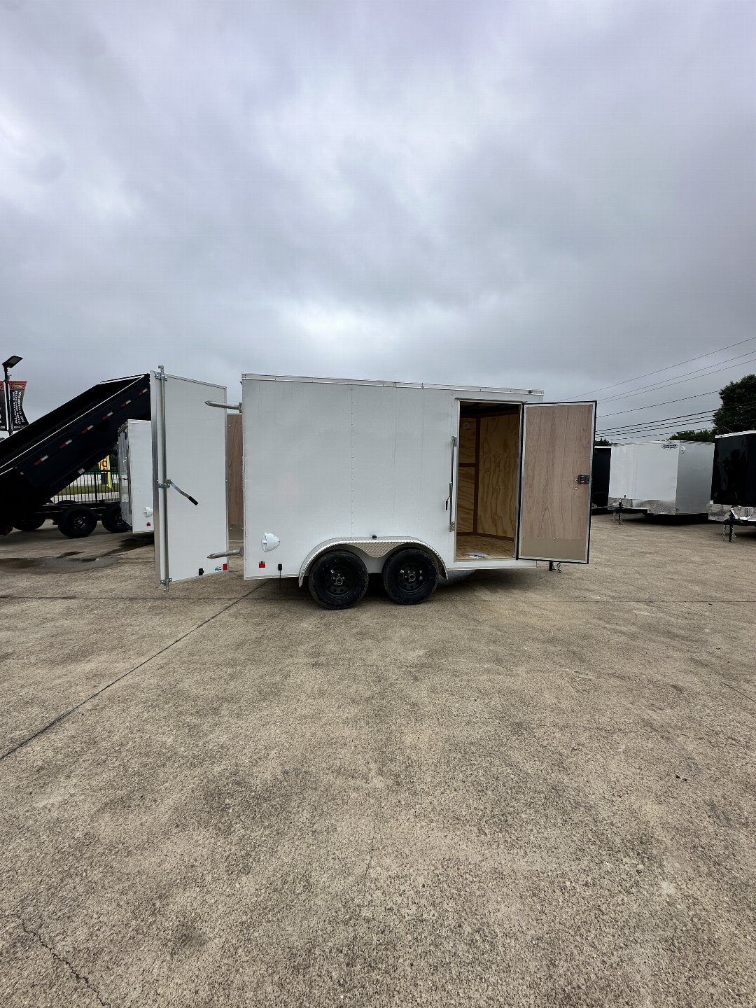 6X12 TANDEM AXLE 7 FT. INTERIOR HEIGHT BARN DOOR CONTINENTAL CARGO / ENCLOSED TRAILER