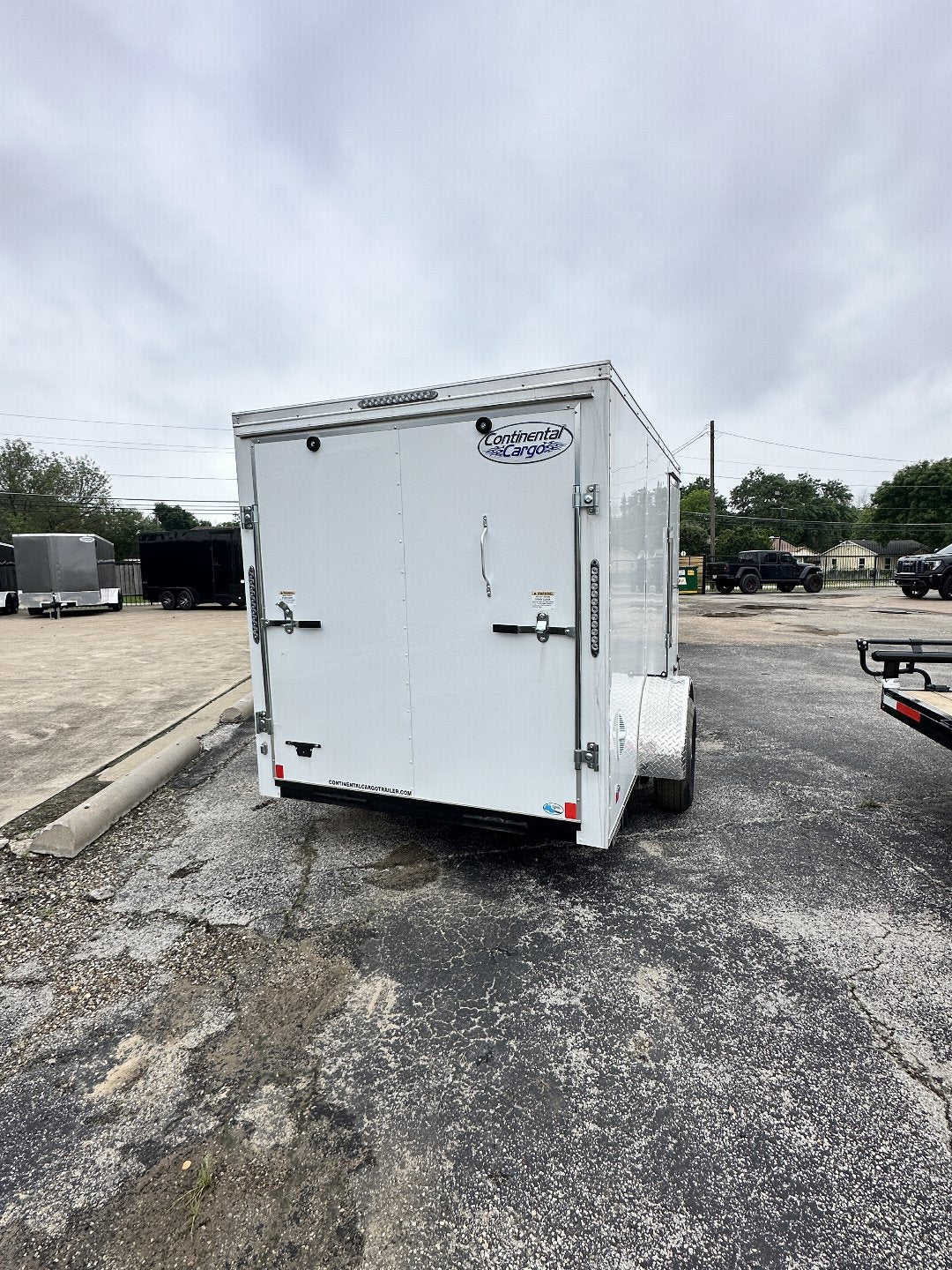 6X12 SINGLE AXLE 6FT. INTERIOR HEIGHT CONTINENTAL CARGO / ENCLOSED TRAILER