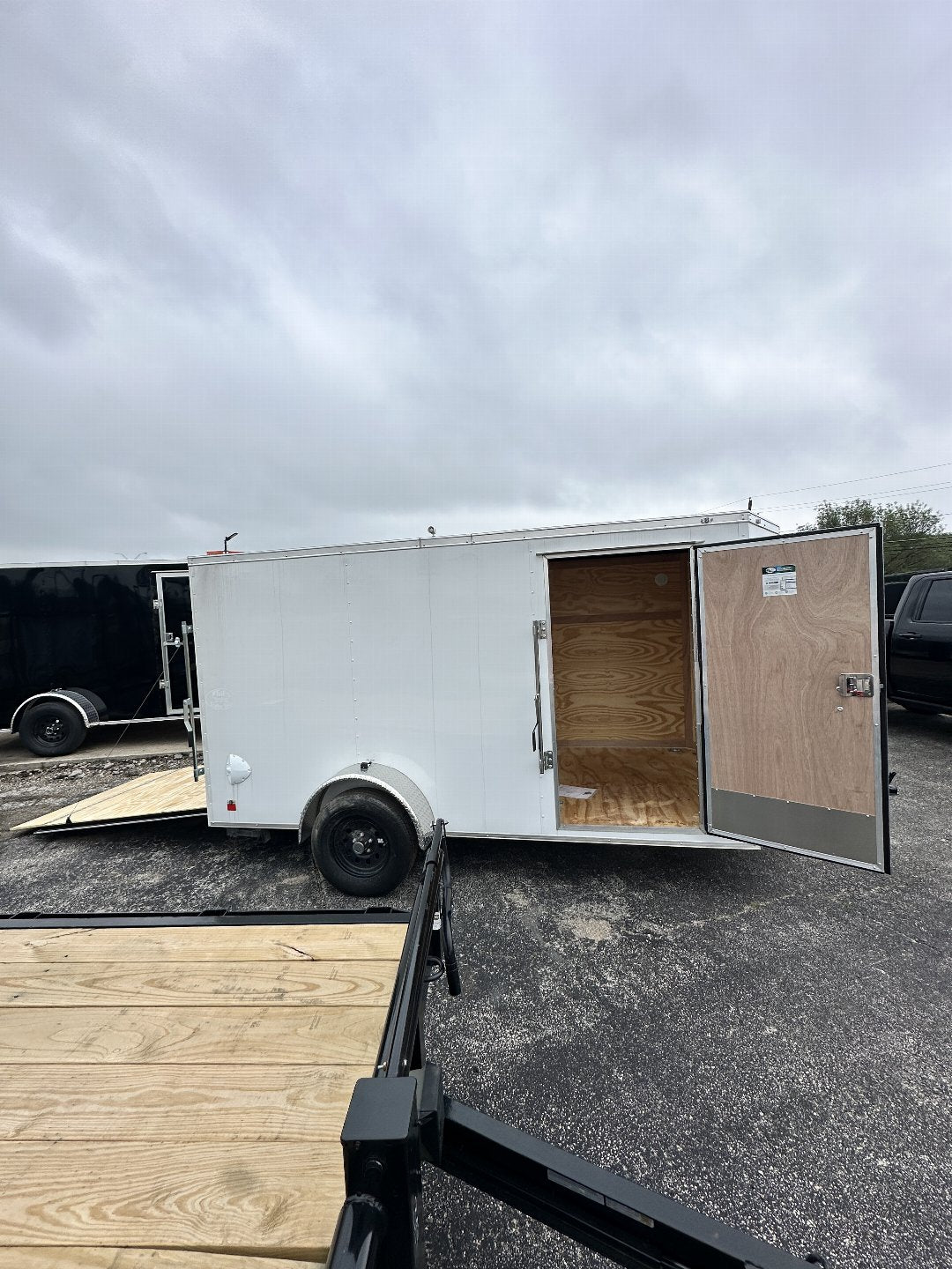 6X12 SINGLE AXLE 6FT. INTERIOR HEIGHT CONTINENTAL CARGO / ENCLOSED TRAILER