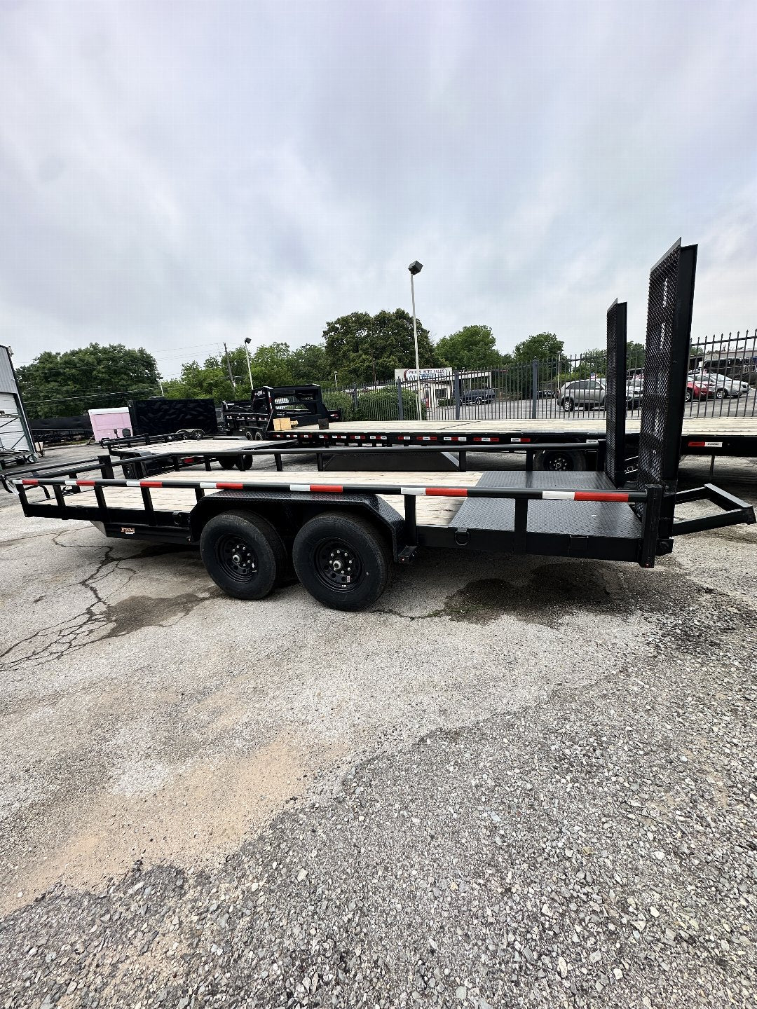 83X20 UTILITY ROUND PIPE STANLEY TRAILER 14K AXLES