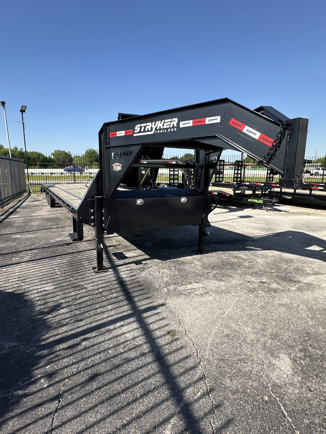 40 ft. Gooseneck Flatbed Trailer w/ Mega Ramps