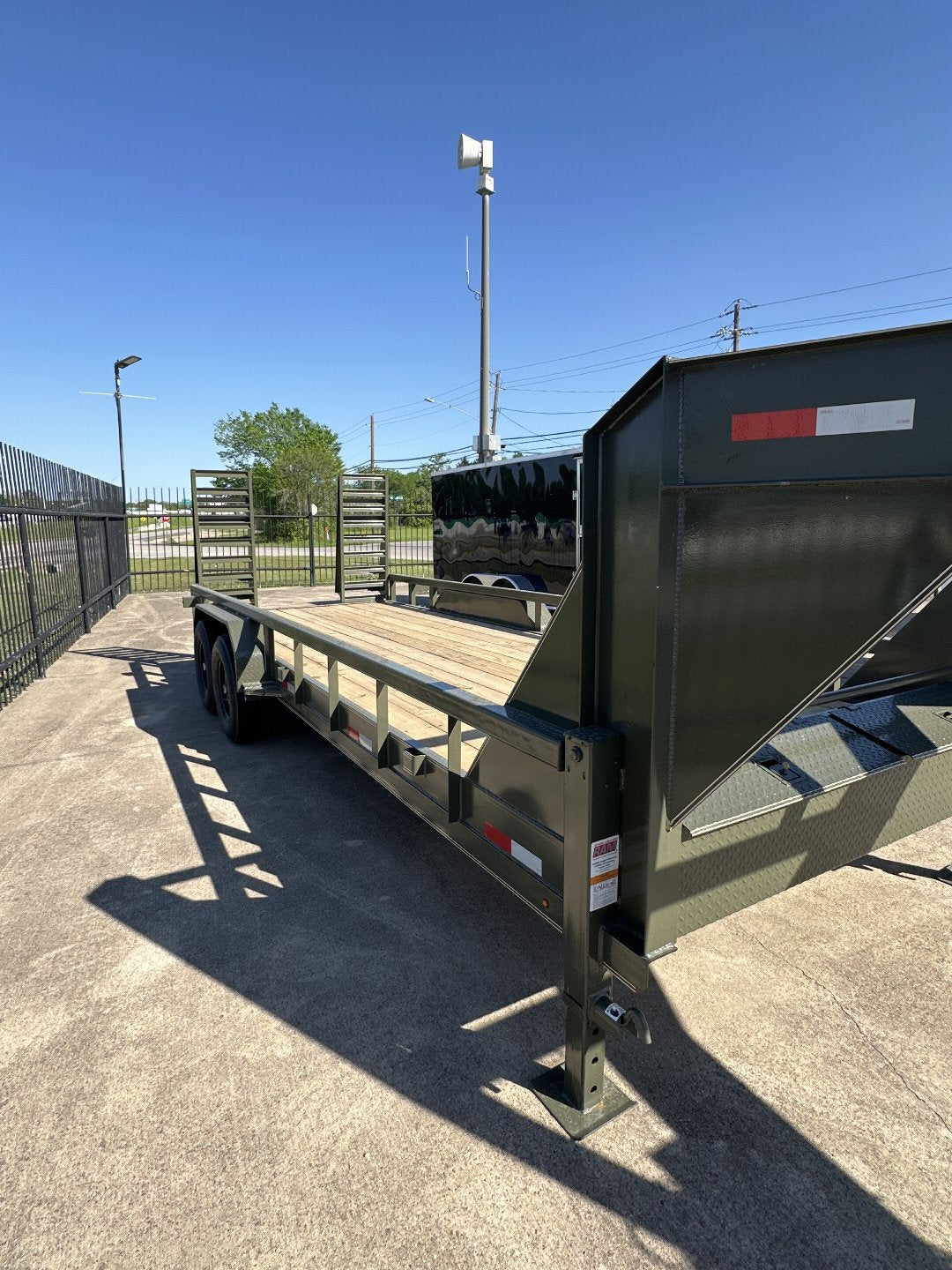 83X20 GOOSENECK UTILITY TRAILER