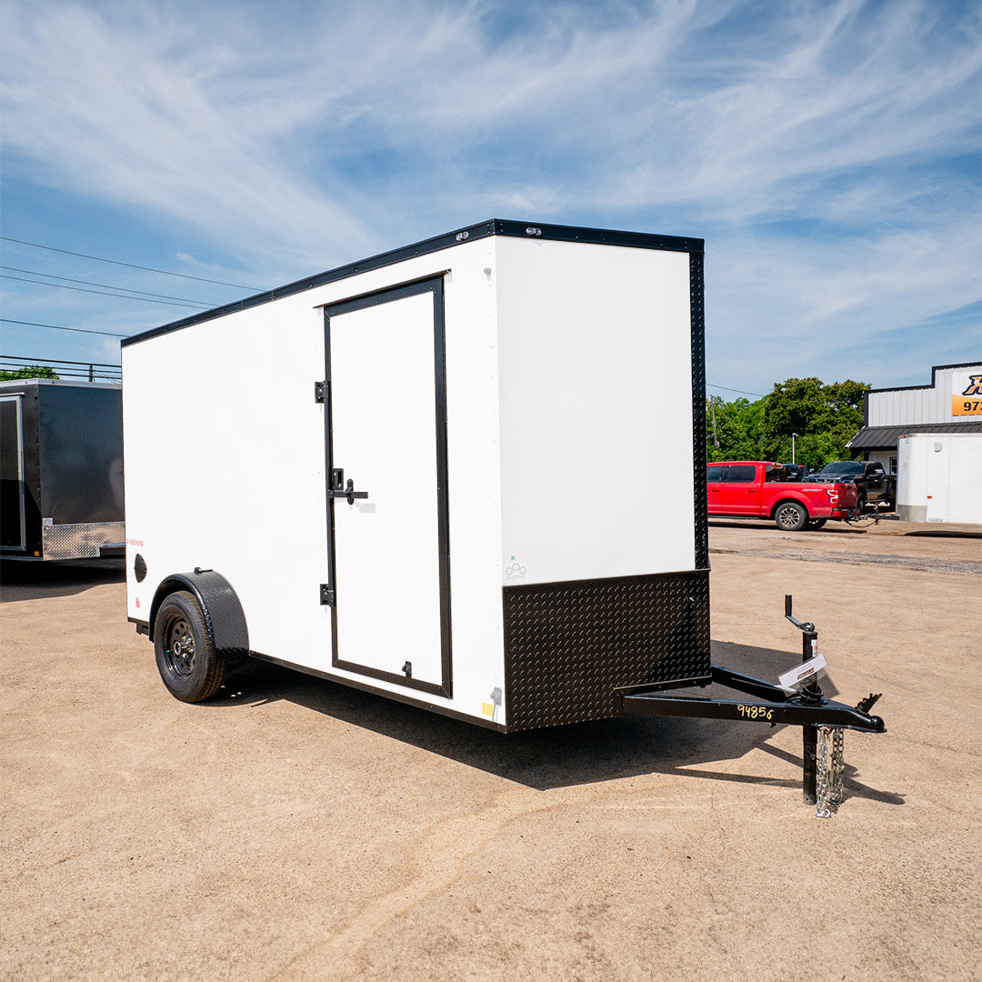 5X10 SINGLE AXLE CONTINENTAL CARGO / ENCLOSED TRAILER W/ REAR RAMP DOOR